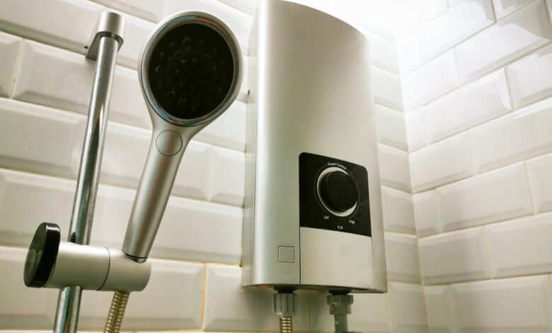 Hybrid Water Heater vs. Tankless