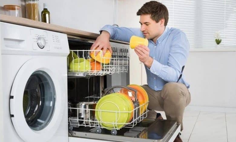 Le lave-vaisselle Frigidaire ne démarre pas ?  (10 problèmes et solutions rapides !)