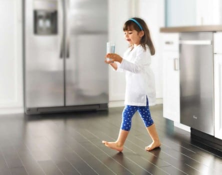 Le distributeur d'eau du réfrigérateur Whirlpool fonctionne uniquement sans filtre